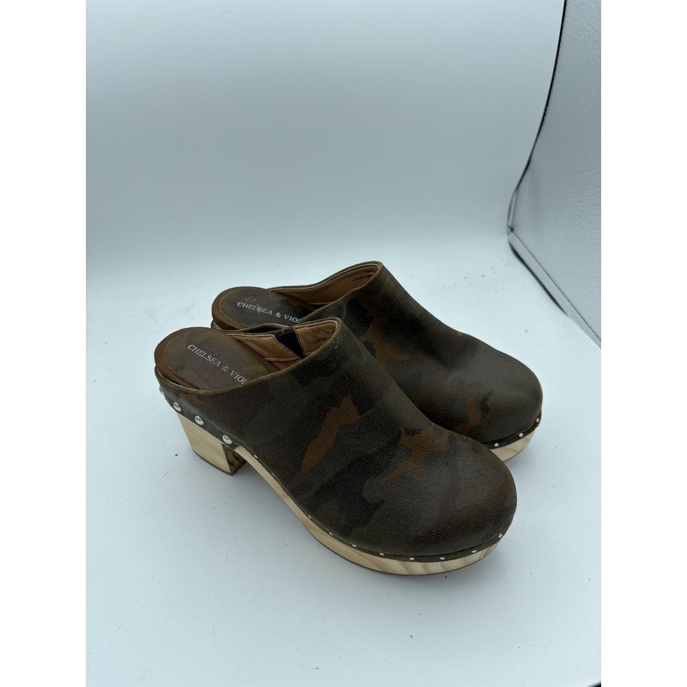 Chelsea & Violet Shoes Womens Size 7 Brown Camo Studded Mule Clogs Wood Heel
